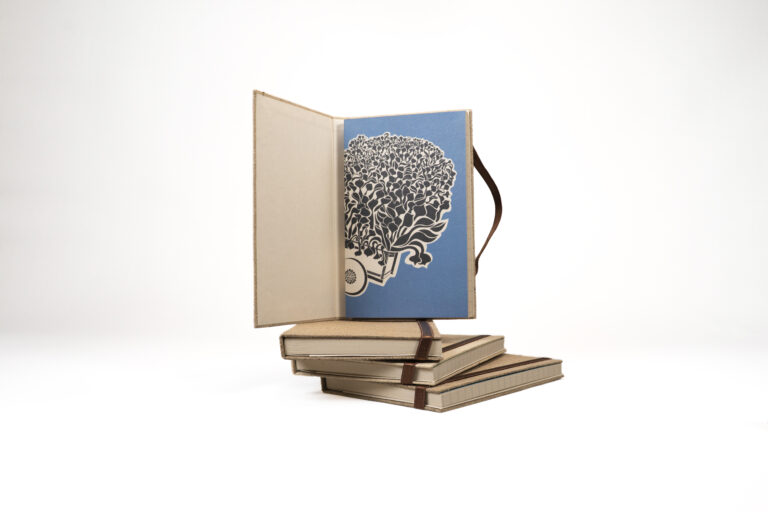 Libreta artesanal en papel taruya- carro recolector