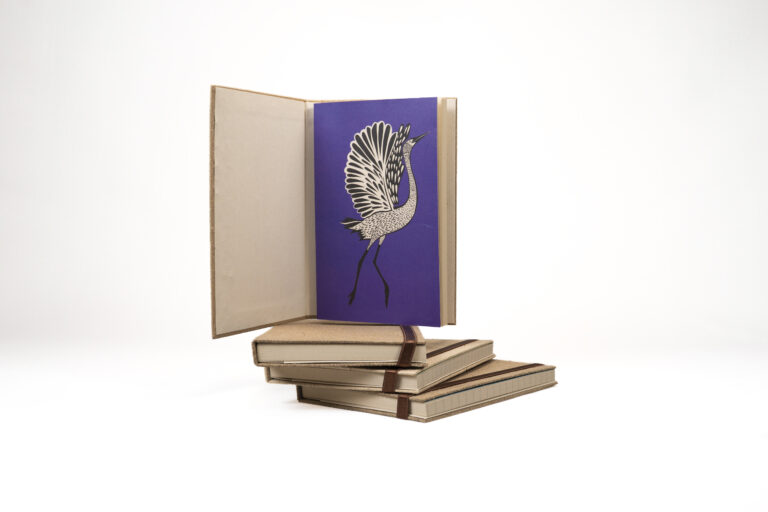 Libreta  artesanal en papel taruya- Garza blanca